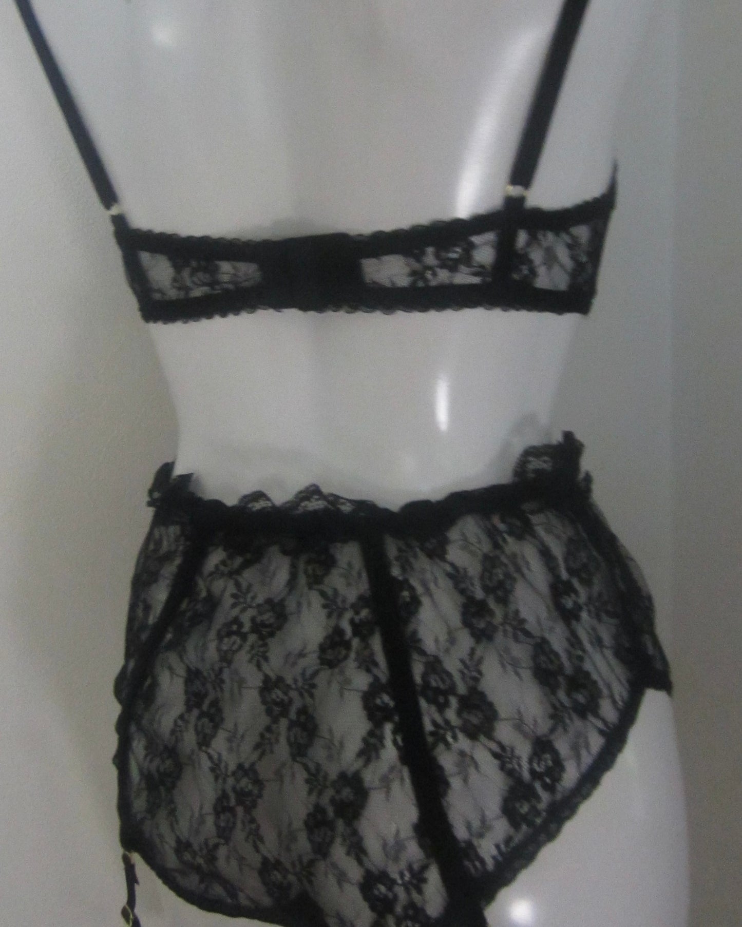 Rose lace wirebra