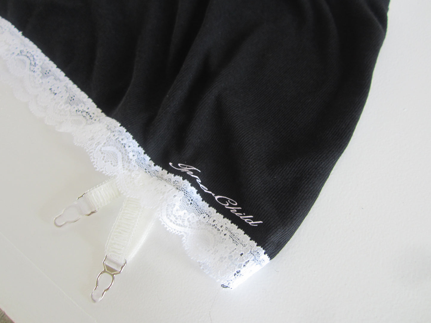 innerchild logo garter lace skirt