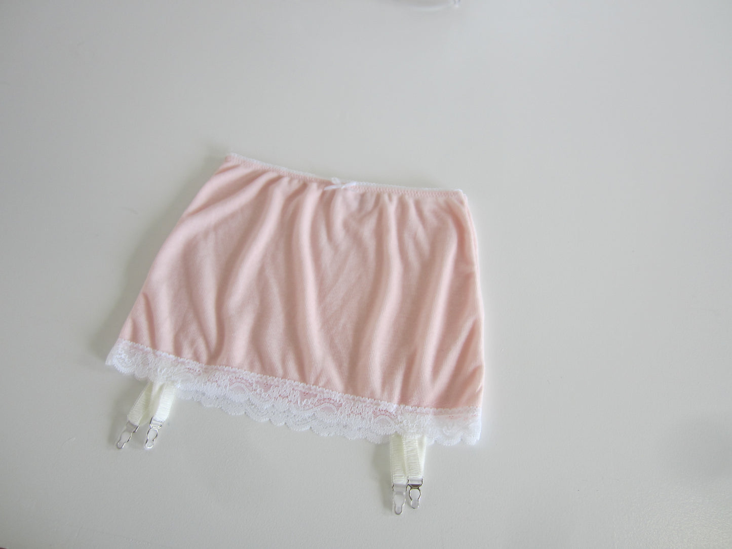 innerchild logo garter lace skirt