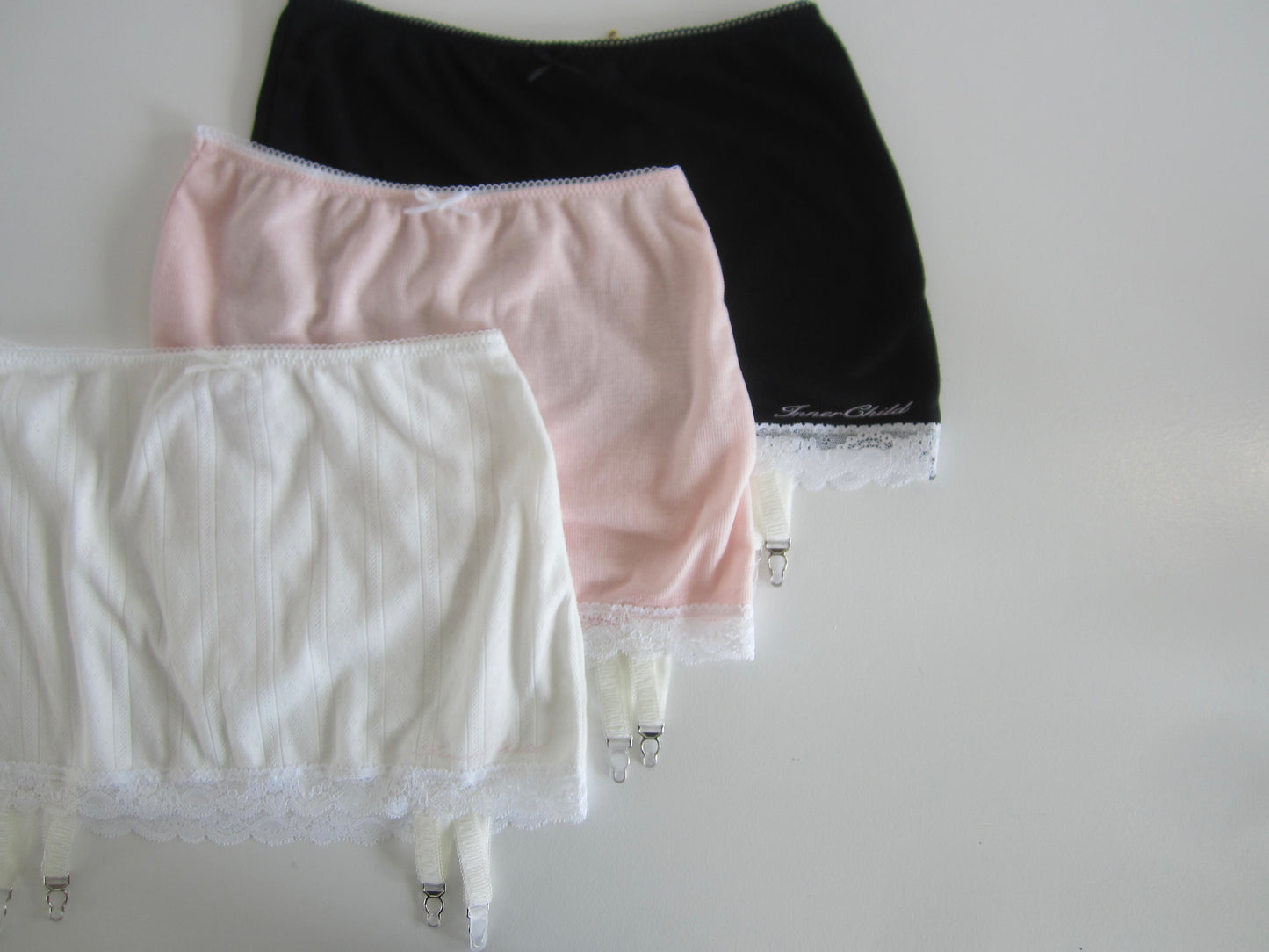 innerchild logo garter lace skirt