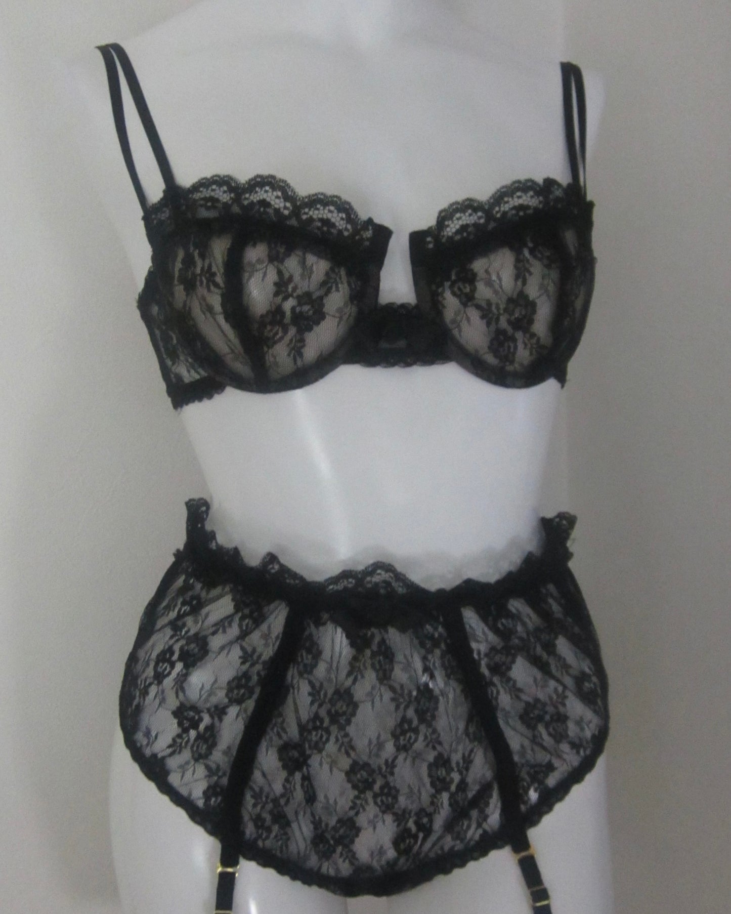 Rose lace wirebra