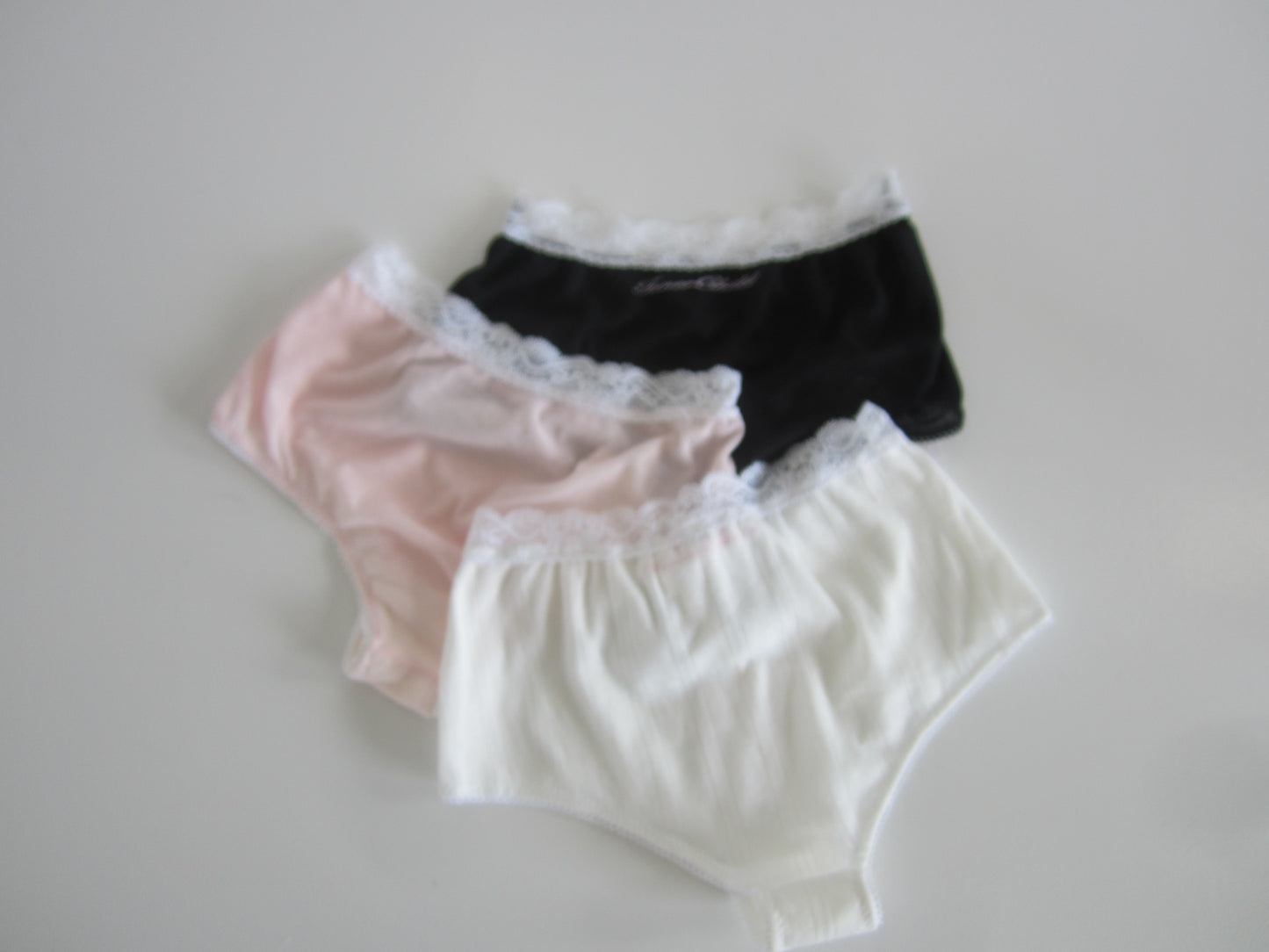 innerchild logo lace hige shorts