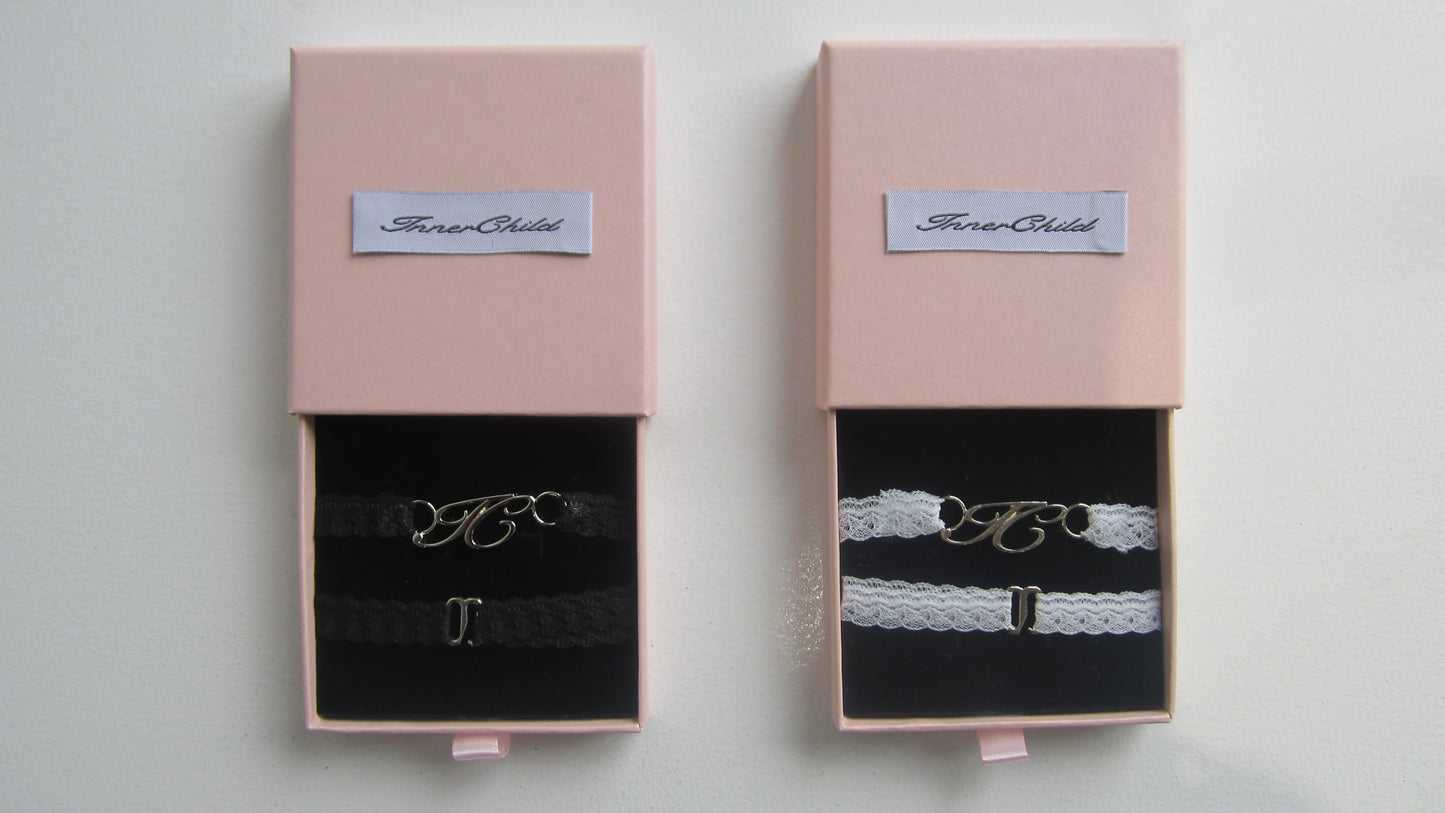 IC logo charm lace choker