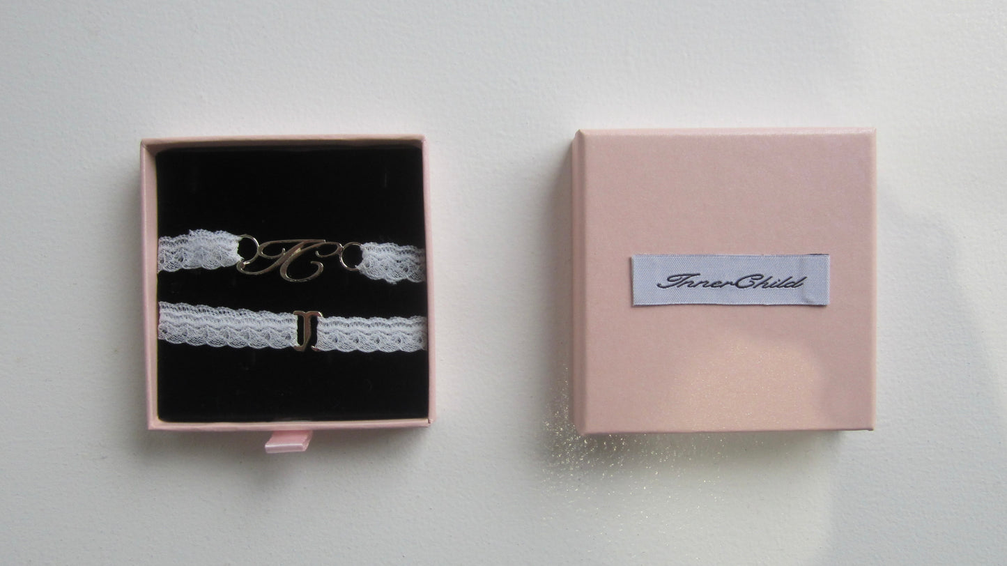 IC logo charm lace choker