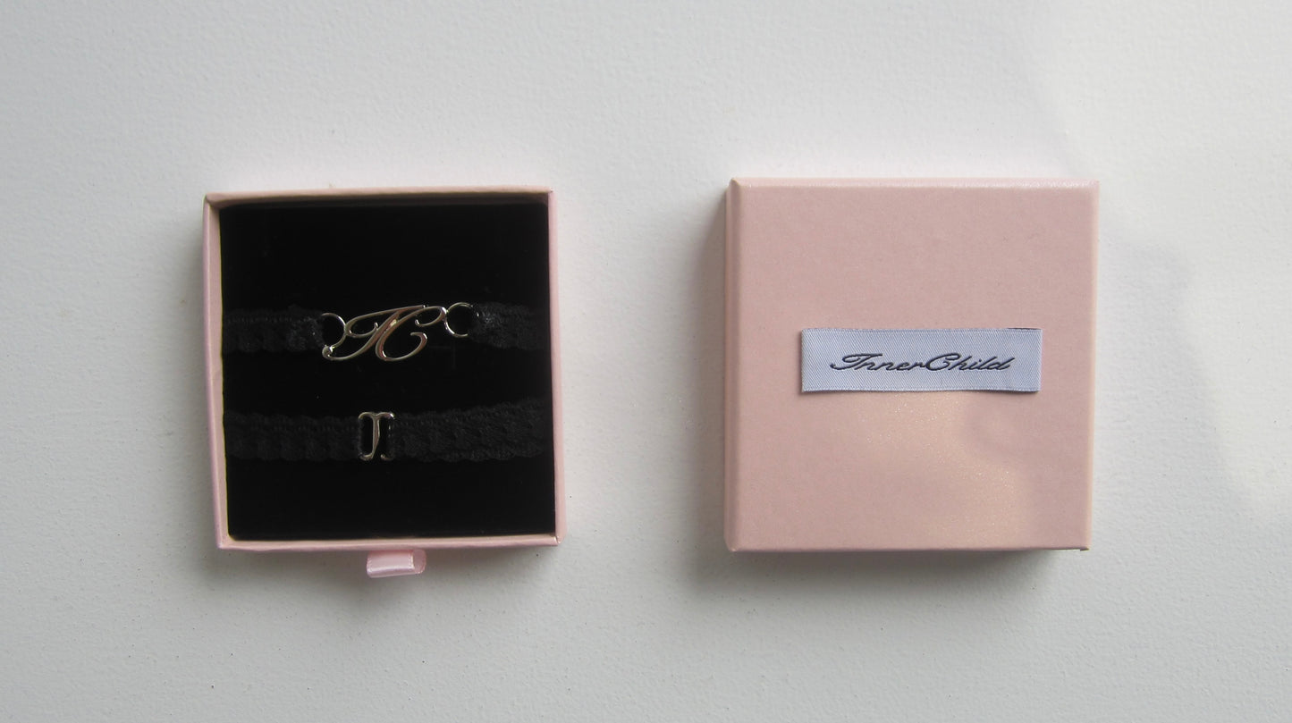 IC logo charm lace choker