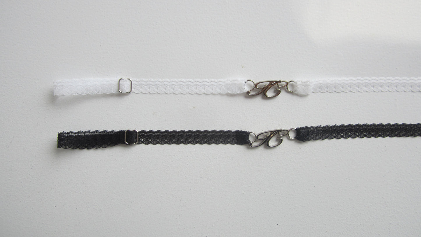 IC logo charm lace choker