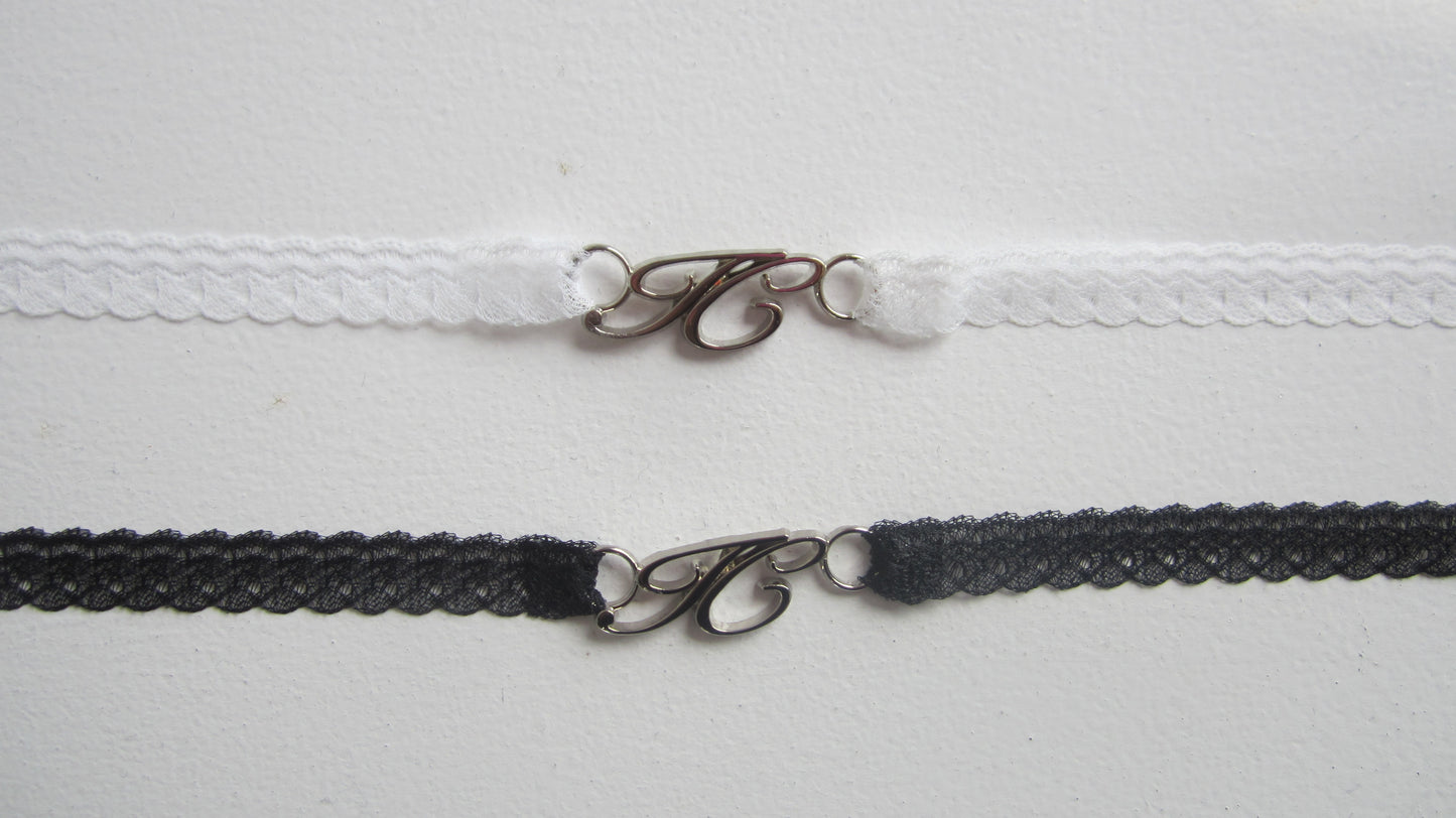 IC logo charm lace choker