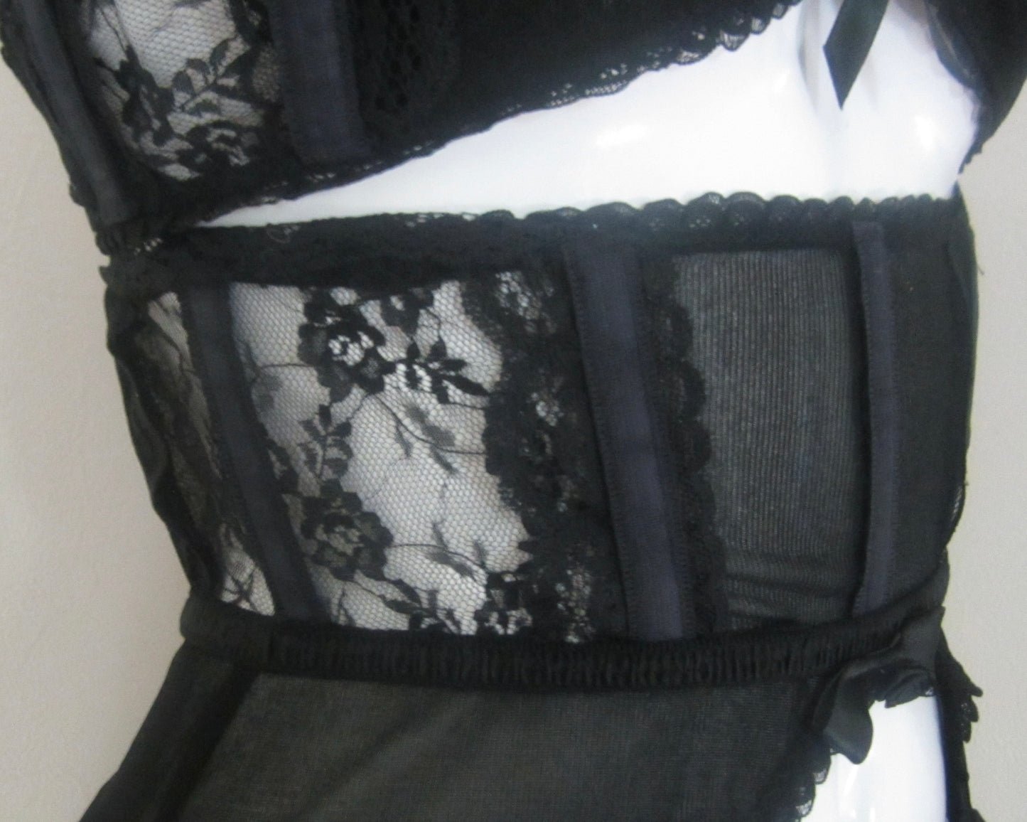 Rose rib lace garter