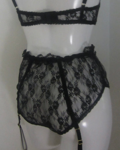 Rose lace garter shorts