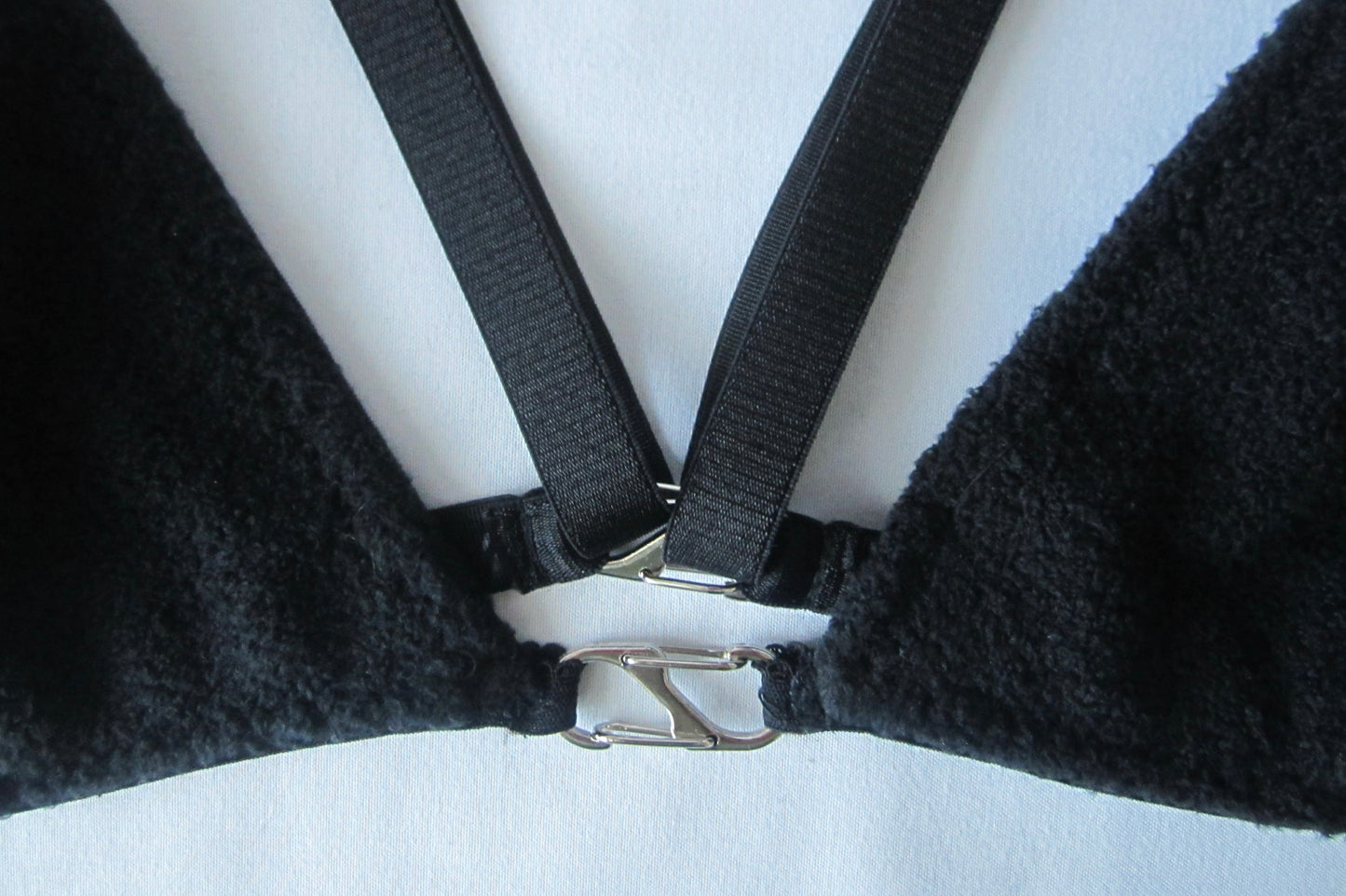 carabina triangle bra