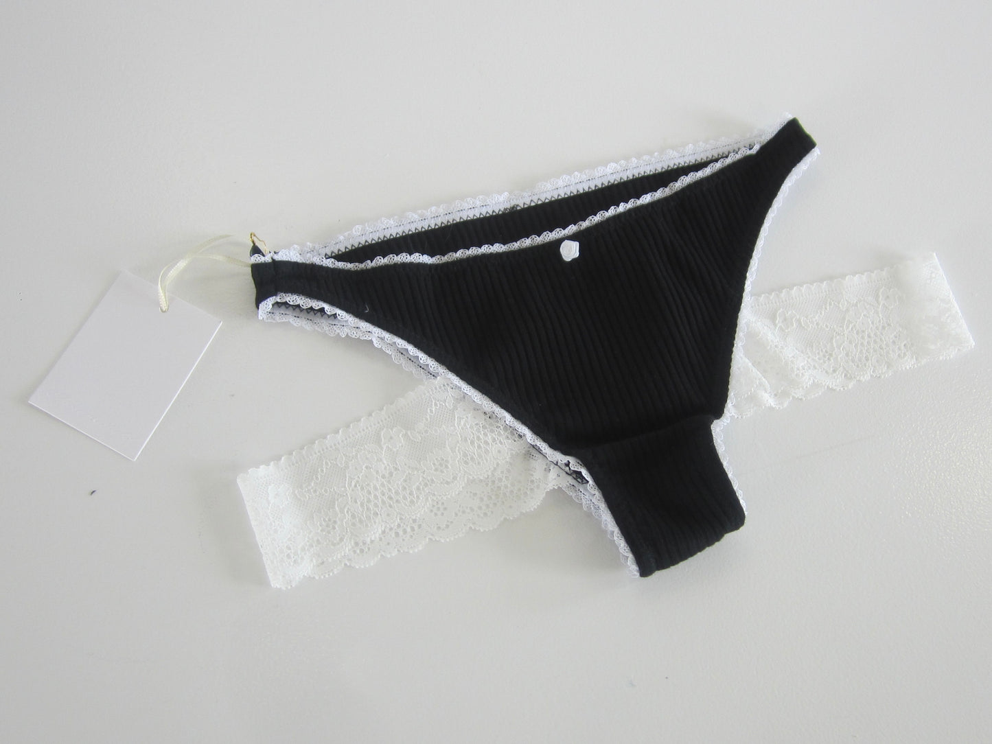 rib lace shorts