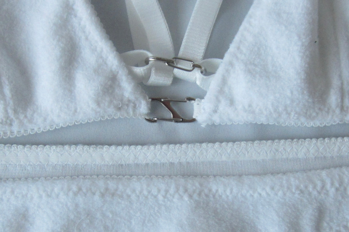 carabina triangle bra