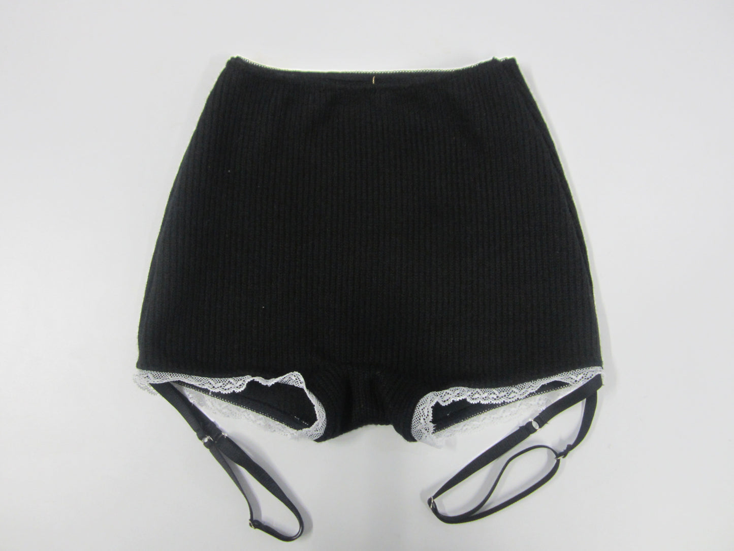 lib lace short pants