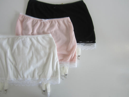 innerchild logo garter lace skirt