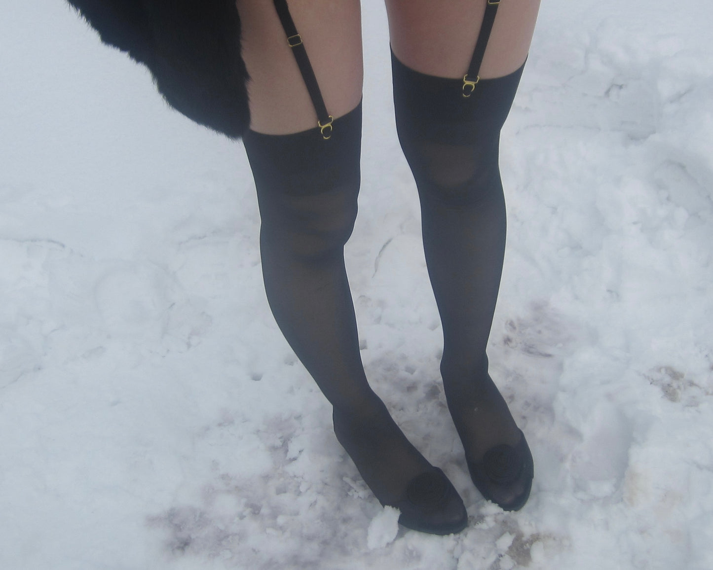 Rose lace garter shorts