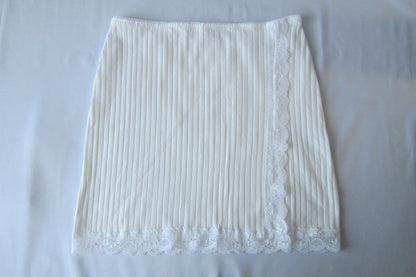 medium slit skirt