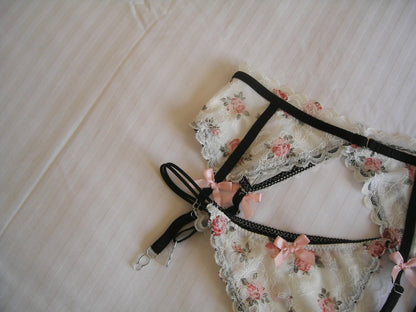 sweet Rose garter