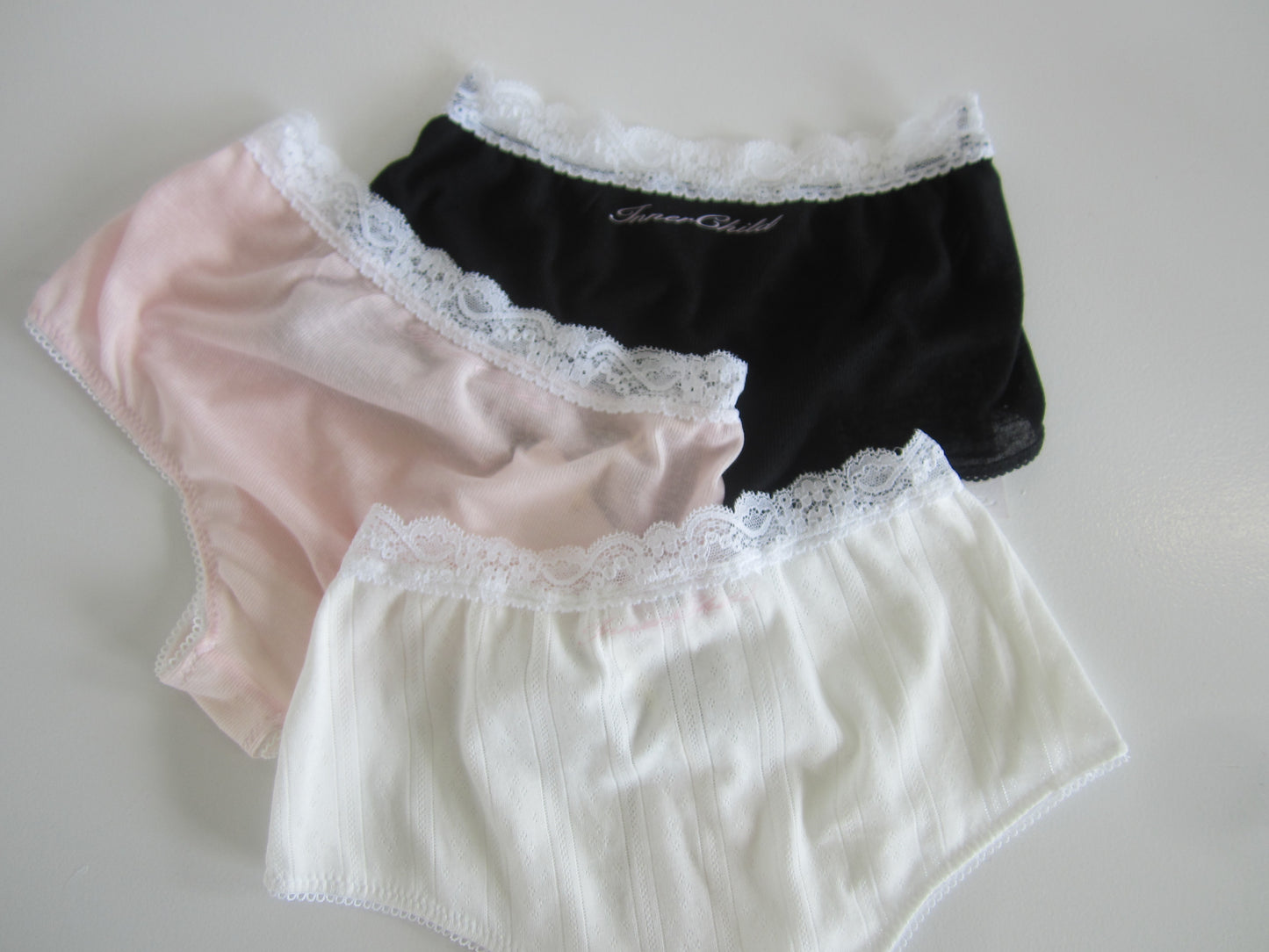innerchild logo lace hige shorts