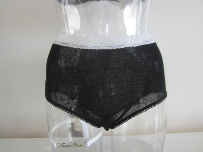 innerchild logo lace hige shorts