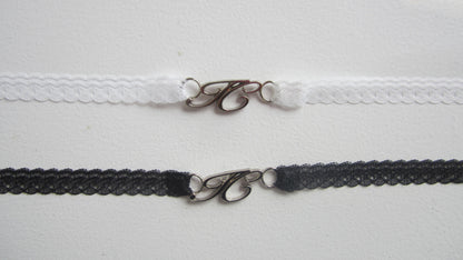 IC logo charm lace choker